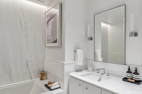 $3,300,000 | 875 California Street, Unit 703, San Francisco, CA 94108