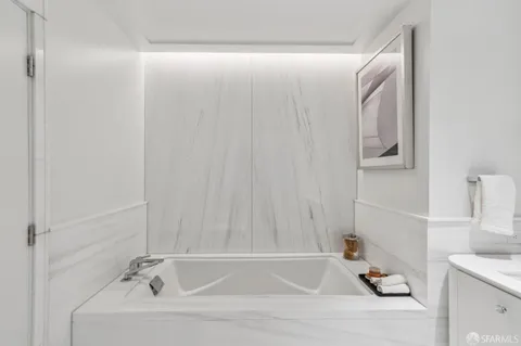 $3,300,000 | 875 California Street, Unit 703, San Francisco, CA 94108