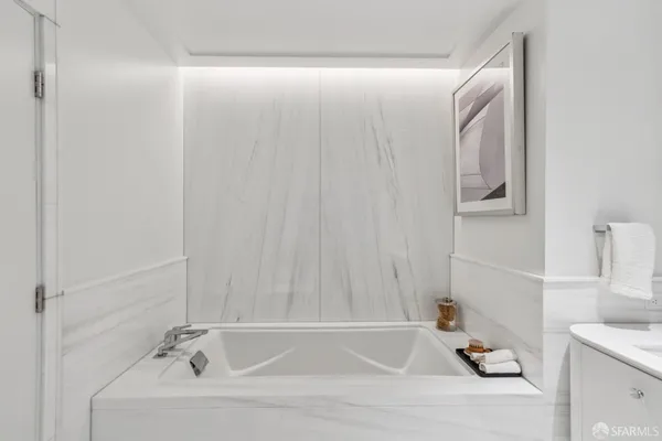 $3,300,000 | 875 California Street, Unit 703, San Francisco, CA 94108