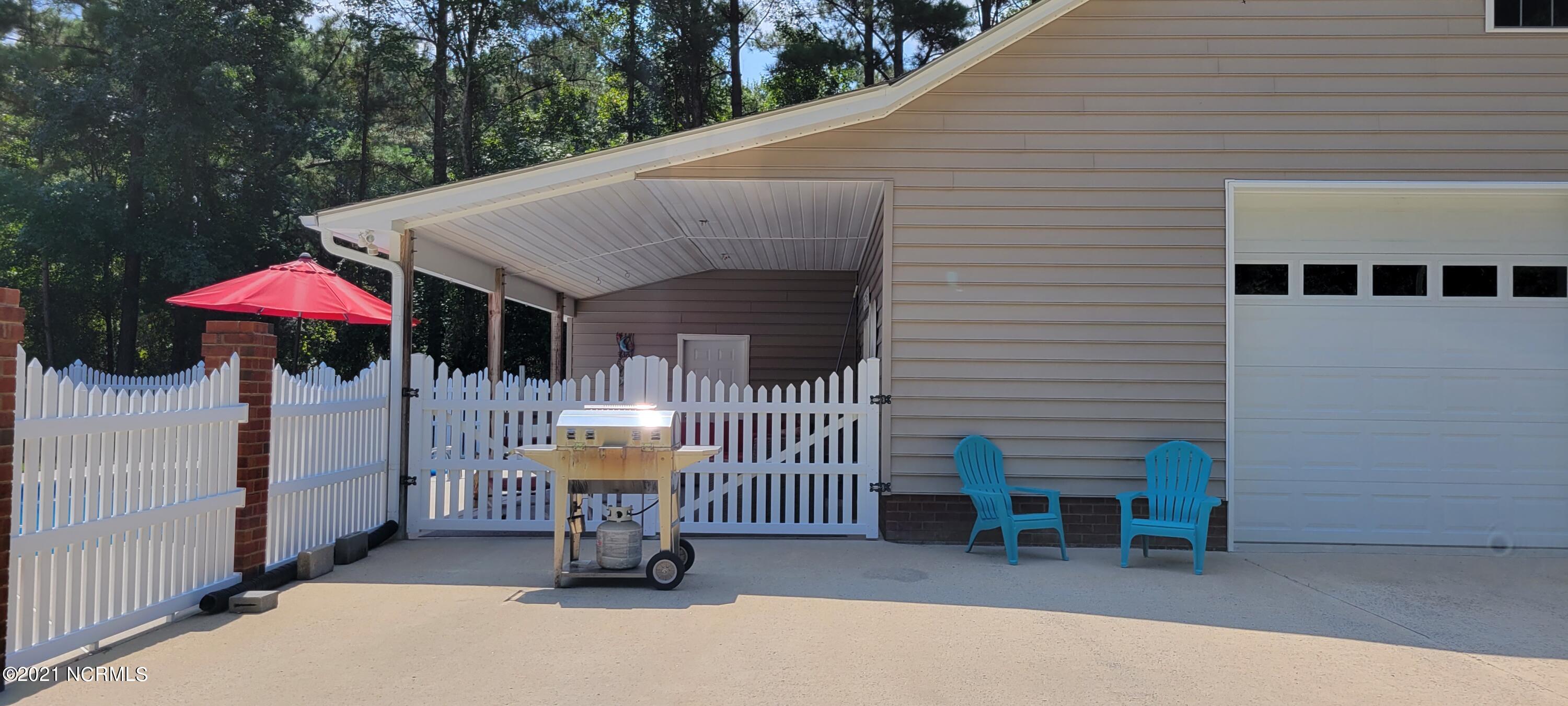 2175 Robersonville Road Washington, NC 27889 - Photo 38 of 111 Covered area off Workshop/Barn