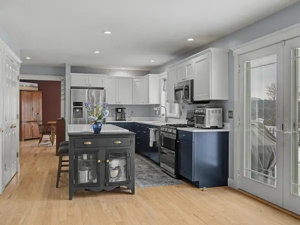 $899,900 | 2 Sleepy Hollow Road, Essex, VT 05452