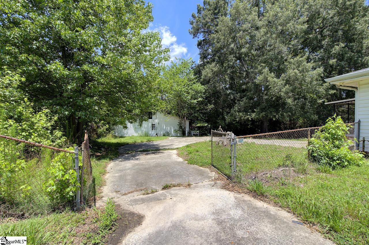 1105 East Georgia Road Simpsonville, SC 29681 - Photo 8 of 41