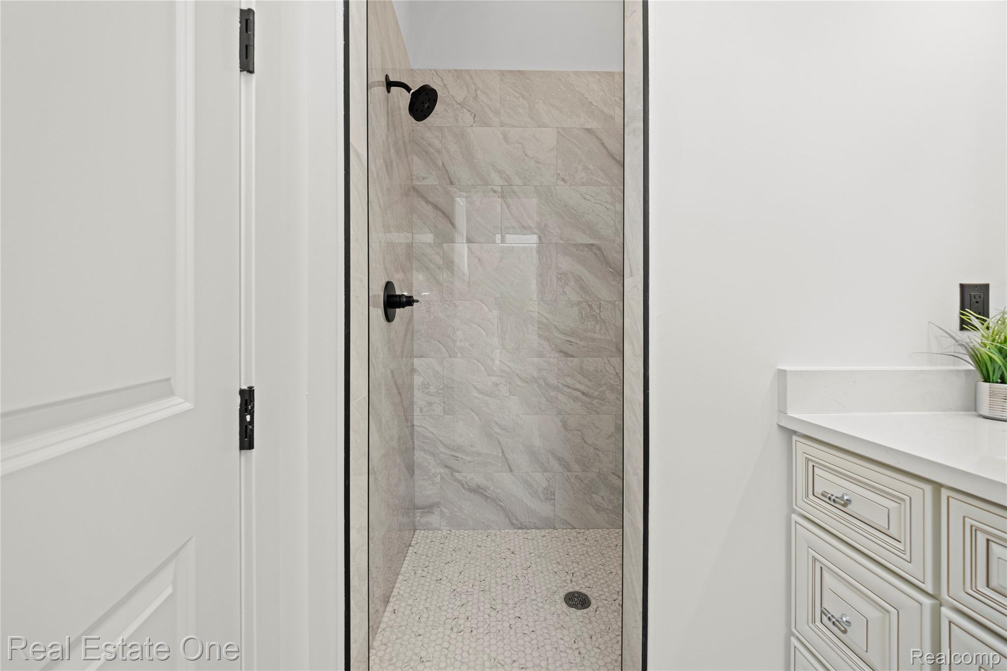 5321 Rochester Road Troy, MI 48085 - Photo 31 of 69 5321 Rochester - OnDemand Pix Photography (31).jpg
