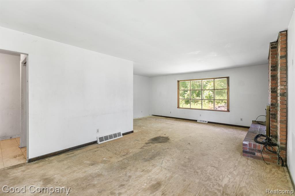3840 Maple Road Fort Gratiot, MI 48059 - Photo 6 of 36