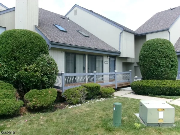 $2,900 | 13 Woodhill Street, Somerset, NJ 08873