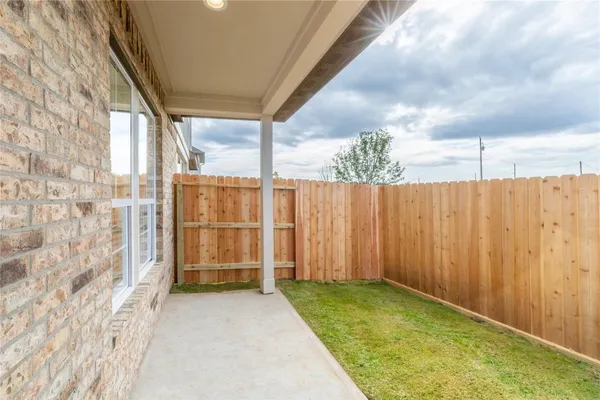 $1,550 | 1016 Tillman Lane, East Bernard, TX 77435
