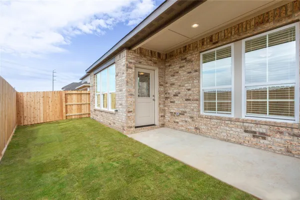 $1,550 | 1016 Tillman Lane, East Bernard, TX 77435