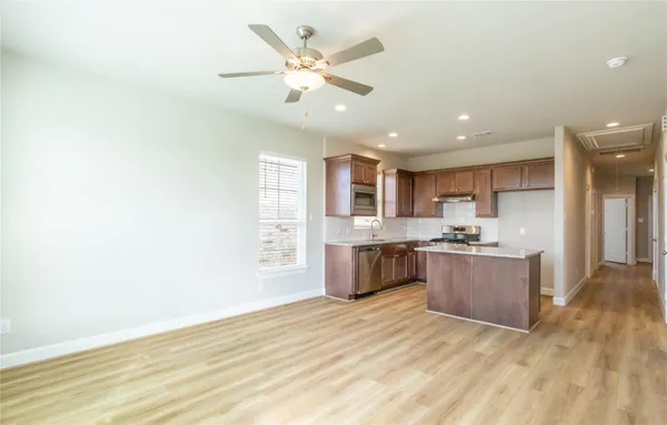 $1,550 | 1016 Tillman Lane, East Bernard, TX 77435