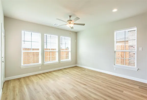 $1,550 | 1016 Tillman Lane, East Bernard, TX 77435