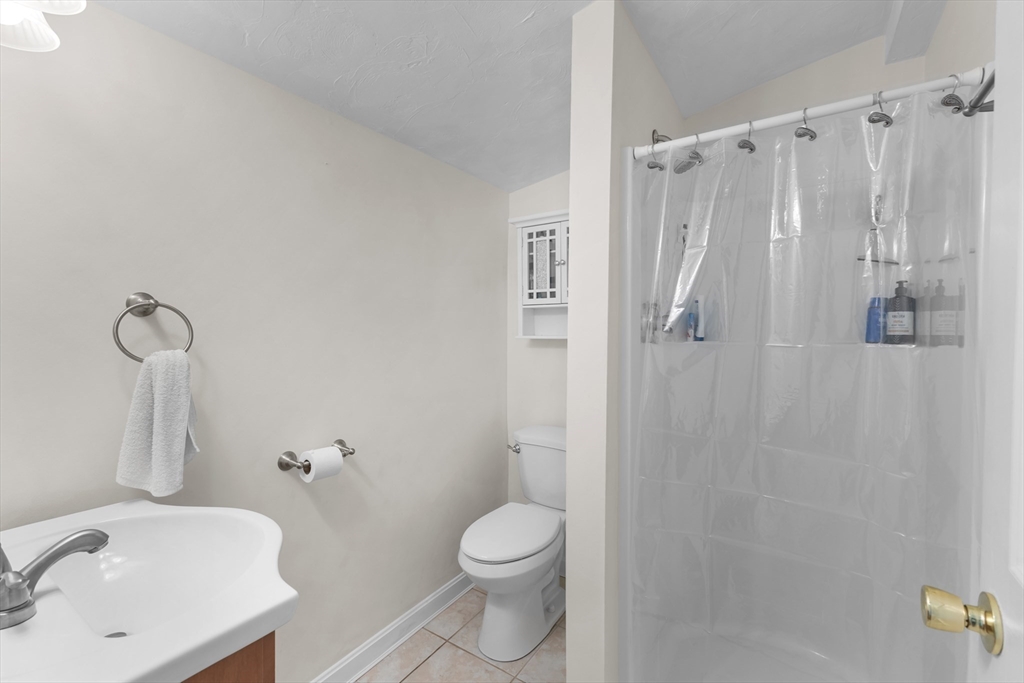 31 Mixter Road Holden, MA 01520 - Photo 16 of 27
