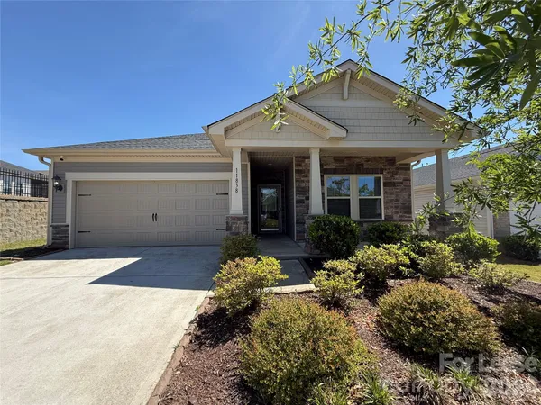 $2,400 | 11838 Red Leaf Drive, Charlotte, NC 28215