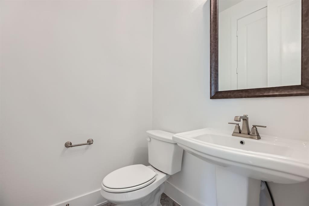 2620 Cedar Rdg Road Celina, TX 75009 - Photo 11 of 27 Bathroom with baseboards