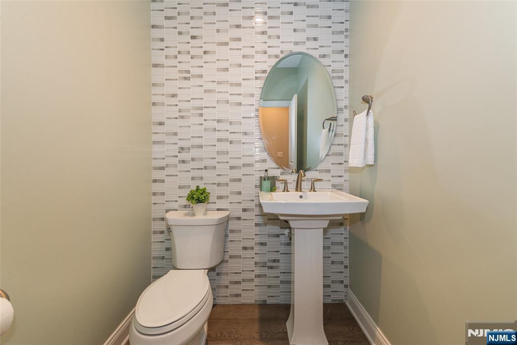 28 Spring Wolf Trail Franklin Lakes, NJ 07417 - Photo 14 of 27