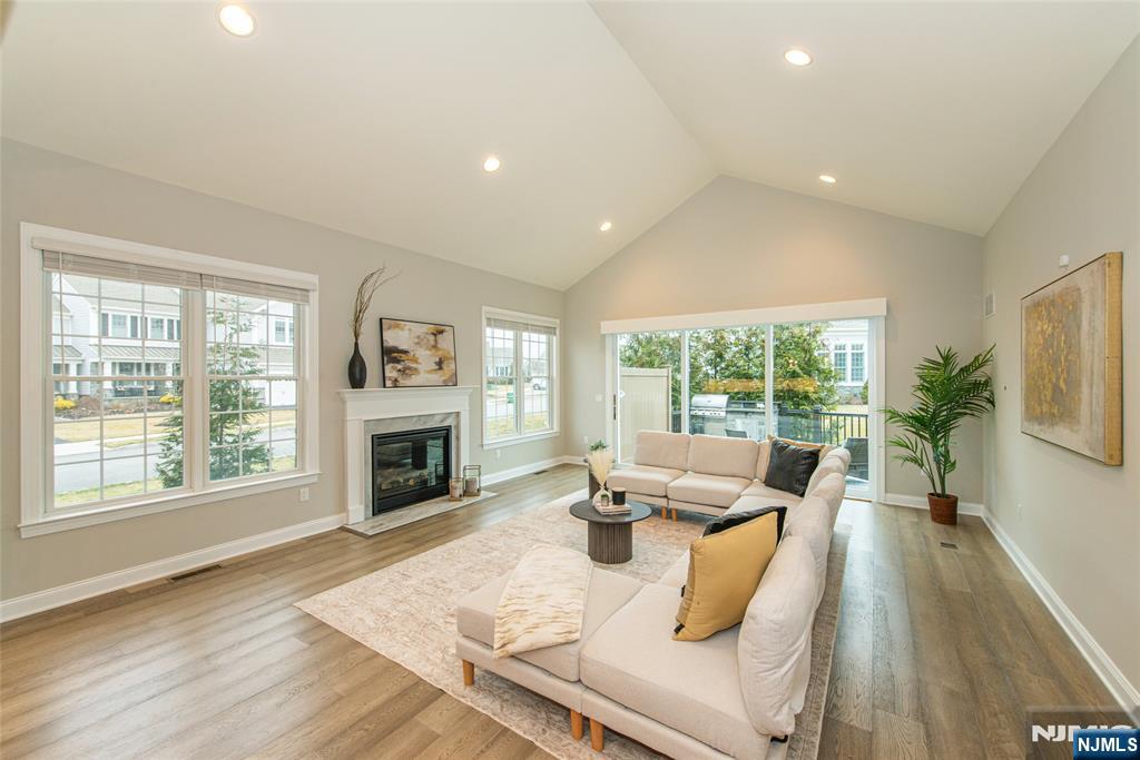 28 Spring Wolf Trail Franklin Lakes, NJ 07417 - Photo 8 of 27