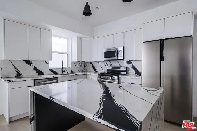 $5,945,000 | 11810 Gilmore Street, North Hollywood, CA 91606