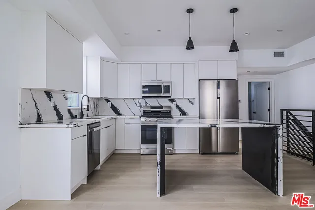 $5,945,000 | 11810 Gilmore Street, North Hollywood, CA 91606