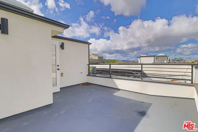 $5,945,000 | 11810 Gilmore Street, North Hollywood, CA 91606