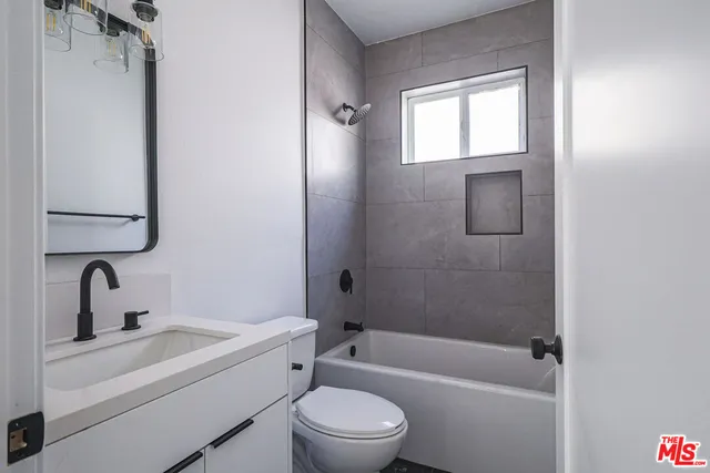 $5,945,000 | 11810 Gilmore Street, North Hollywood, CA 91606