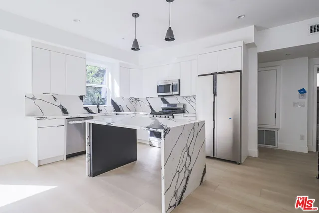 $5,945,000 | 11810 Gilmore Street, North Hollywood, CA 91606