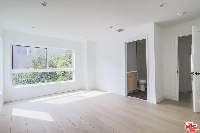 $5,945,000 | 11810 Gilmore Street, North Hollywood, CA 91606