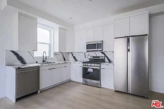 $5,945,000 | 11810 Gilmore Street, North Hollywood, CA 91606