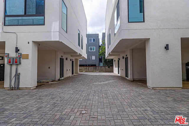 $5,945,000 | 11810 Gilmore Street, North Hollywood, CA 91606