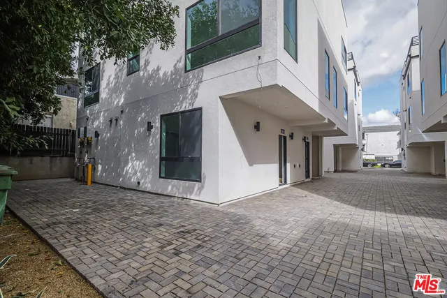 $5,945,000 | 11810 Gilmore Street, North Hollywood, CA 91606