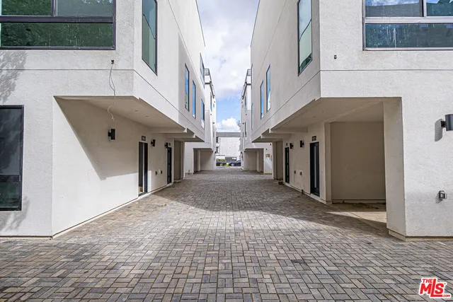 $5,945,000 | 11810 Gilmore Street, North Hollywood, CA 91606