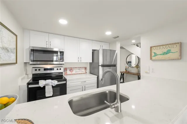 $599,999 | 3233 Tennis Villas, Captiva, FL 33924