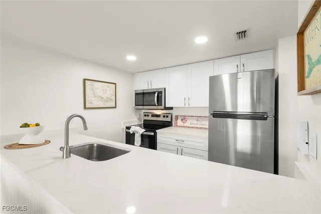 $599,999 | 3233 Tennis Villas, Captiva, FL 33924