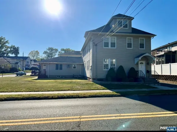 $2,250 | 215 Saddle River Road, Unit 1, Saddle Brook, NJ 07663
