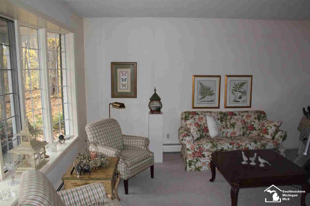 2080 Wells Road Dundee, MI 48131 - Photo 3 of 16 Living Room View 2
