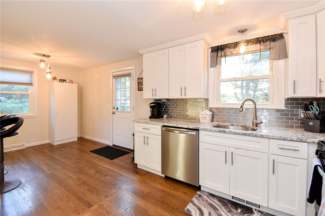 27 Lydia Road Coventry, RI 02816 - Photo 12 of 31