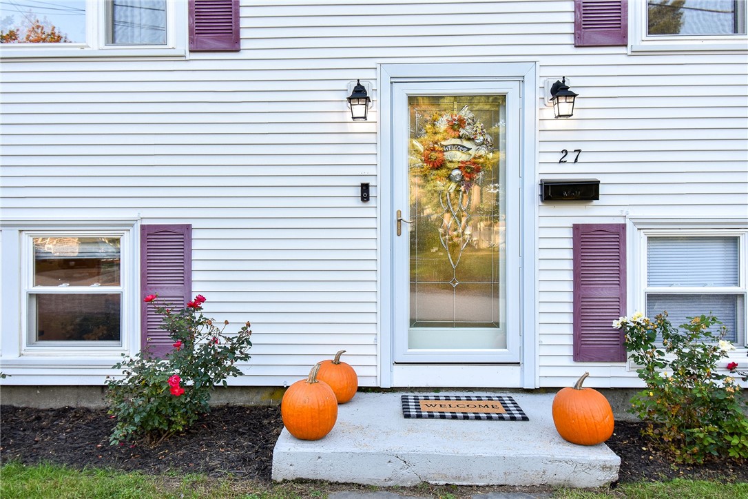 27 Lydia Road Coventry, RI 02816 - Photo 4 of 31