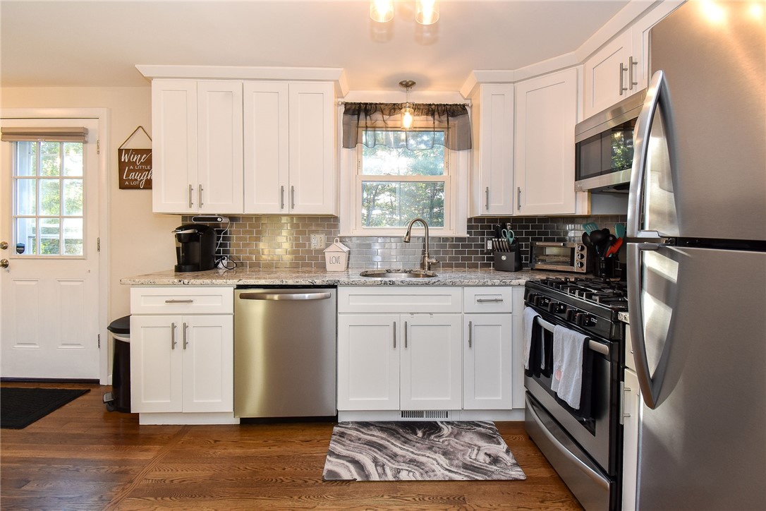 27 Lydia Road Coventry, RI 02816 - Photo 10 of 31