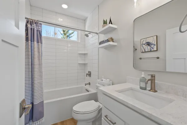 $2,375,000 | 422 South Lake Shore Drive, Fontana, WI 53125