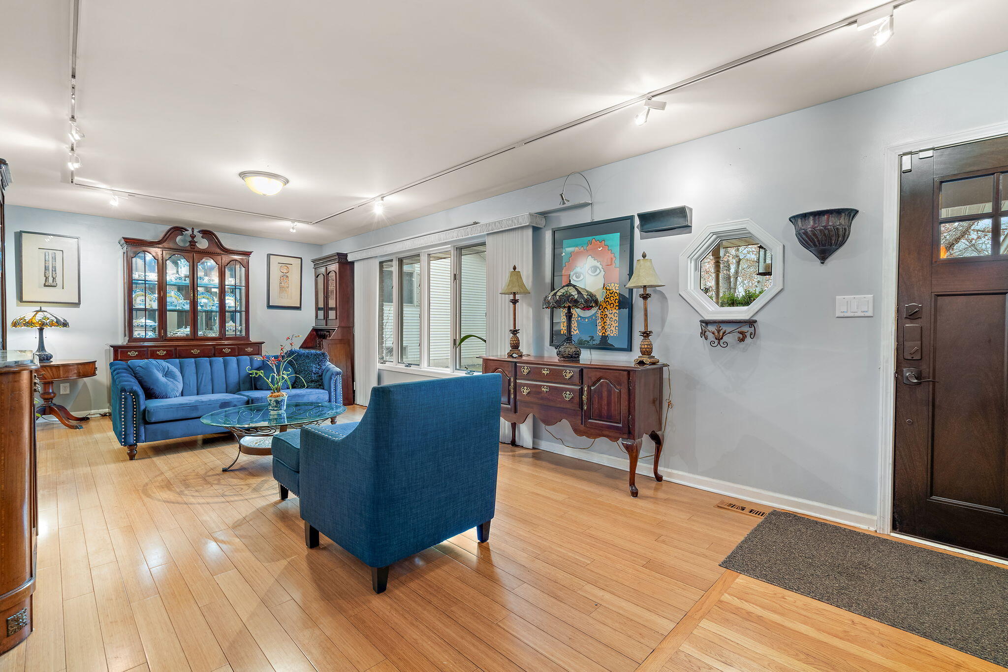 733 South Indiana Avenue Griffith, IN 46319 - Photo 6 of 48 a living room with furniture and a wooden floor