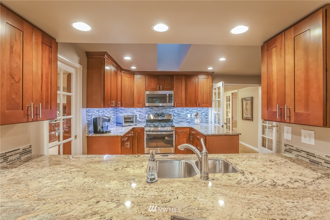 24114 47th Avenue Southeast Bothell, WA 98021 - Photo 7 of 25