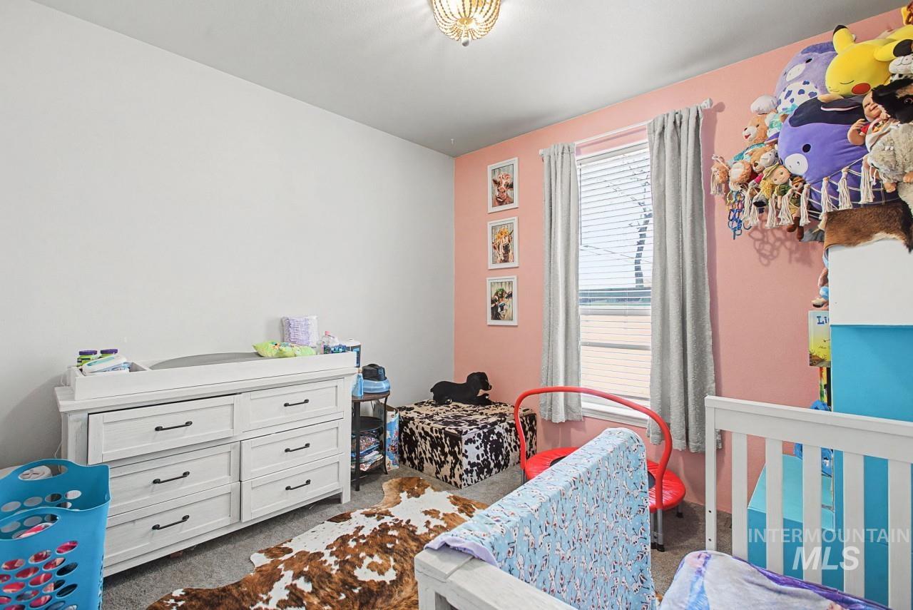 1224 1/2 Burrell Avenue Lewiston, ID 83501 - Photo 16 of 28 View of carpeted bedroom
