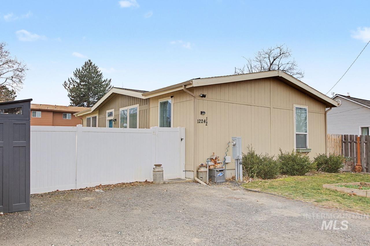 1224 1/2 Burrell Avenue Lewiston, ID 83501 - Photo 27 of 28 View of side of property featuring a gate
