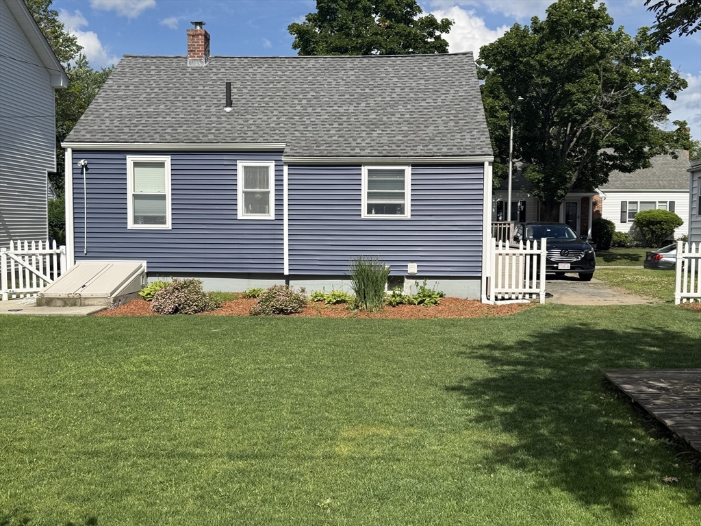 10 Standish Street Worcester, MA 01604 - Photo 23 of 27
