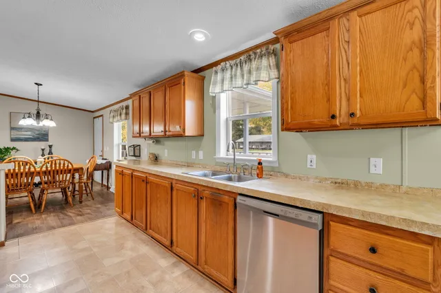 $228,000 | 4391 Highway 340, Brazil, IN 47834