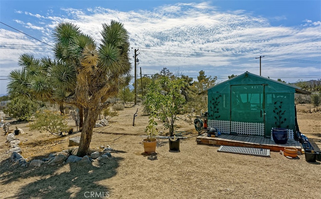 1895 Barkley Ranch Road Pinon Hills, CA 92372 - Photo 27 of 31 a view of a backyard
