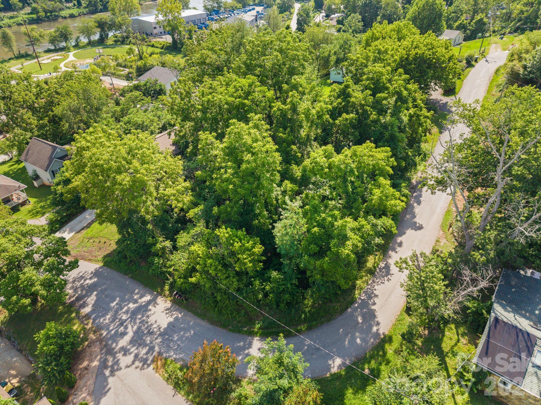 75 Green Oak Road Asheville, NC 28804 - Photo 2 of 4