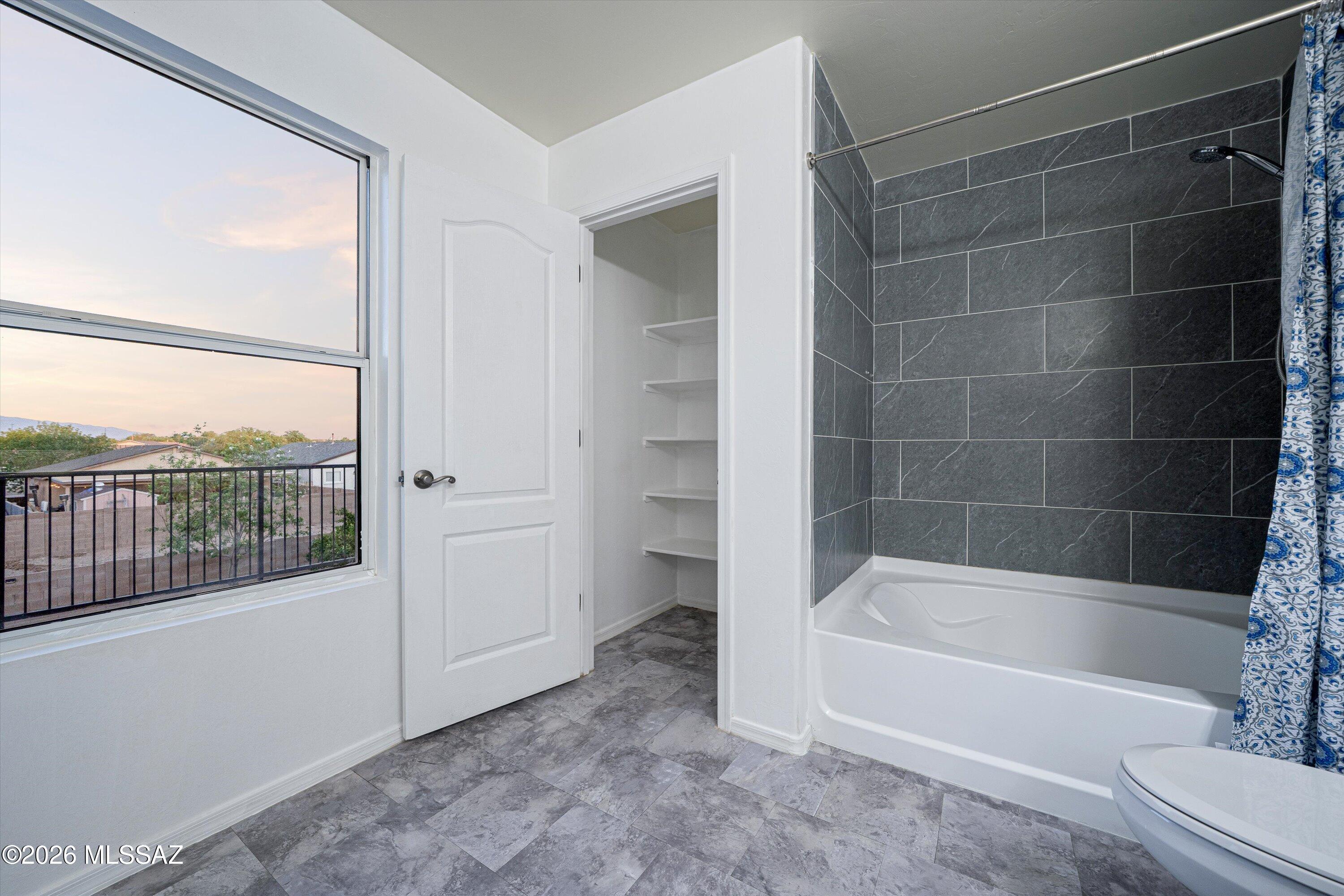 6851 South Salt Cedar Road Tucson, AZ 85756 - Photo 29 of 52 PRIMARY TILED SHOWER