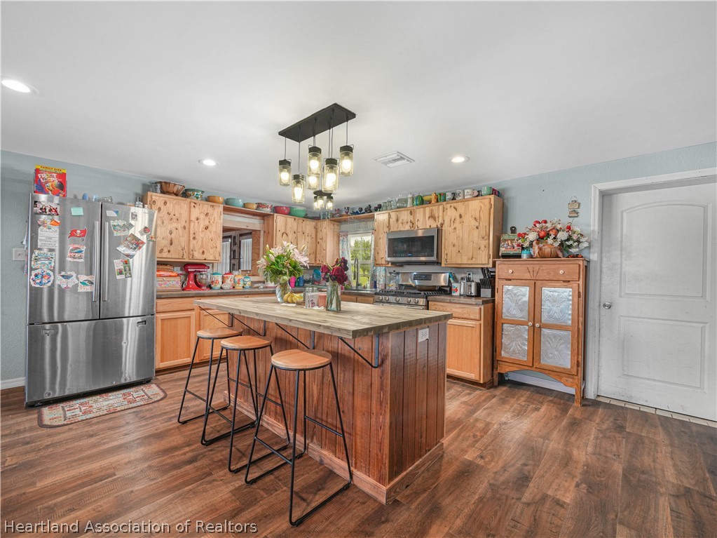 702 Lake Branch Road Bowling Green, FL 33834 - Photo 6 of 33