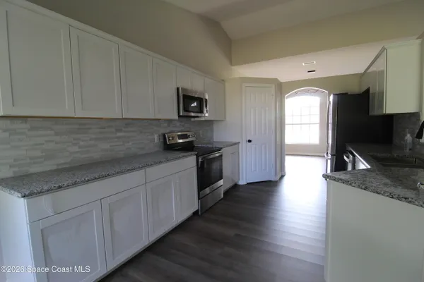 $2,400 | 959 Pine Walk Court Northeast, Palm Bay, FL 32905