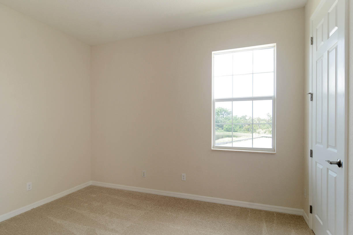 647 Southwest Glen Crest Way Stuart, FL 34997 - Photo 10 of 20 647SWGlenCrestWay_print_153