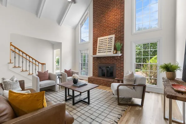 $830,000 | 754 Veterans Parkway, Murfreesboro, TN 37128