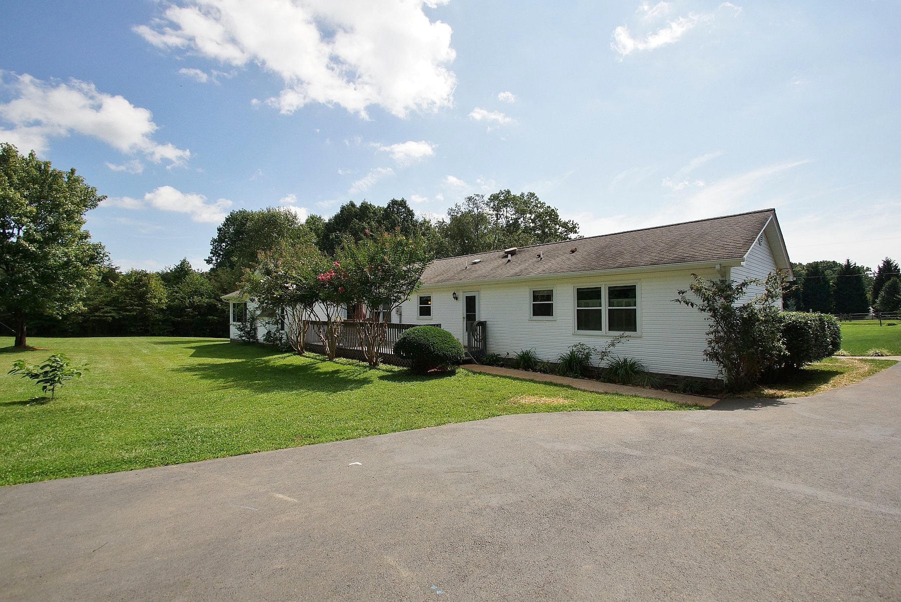 29 Oldfield Road Moneta, VA 24121 - Photo 73 of 75 DSC08671